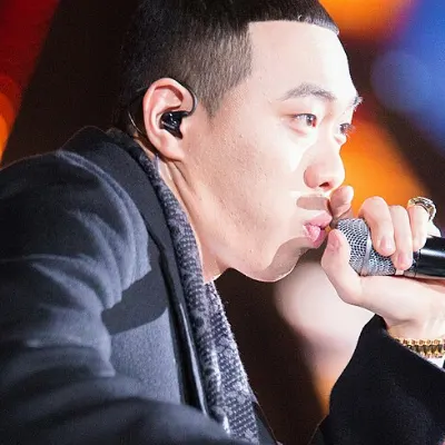 BewhY