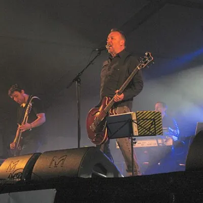 Peter Hook & The Light
